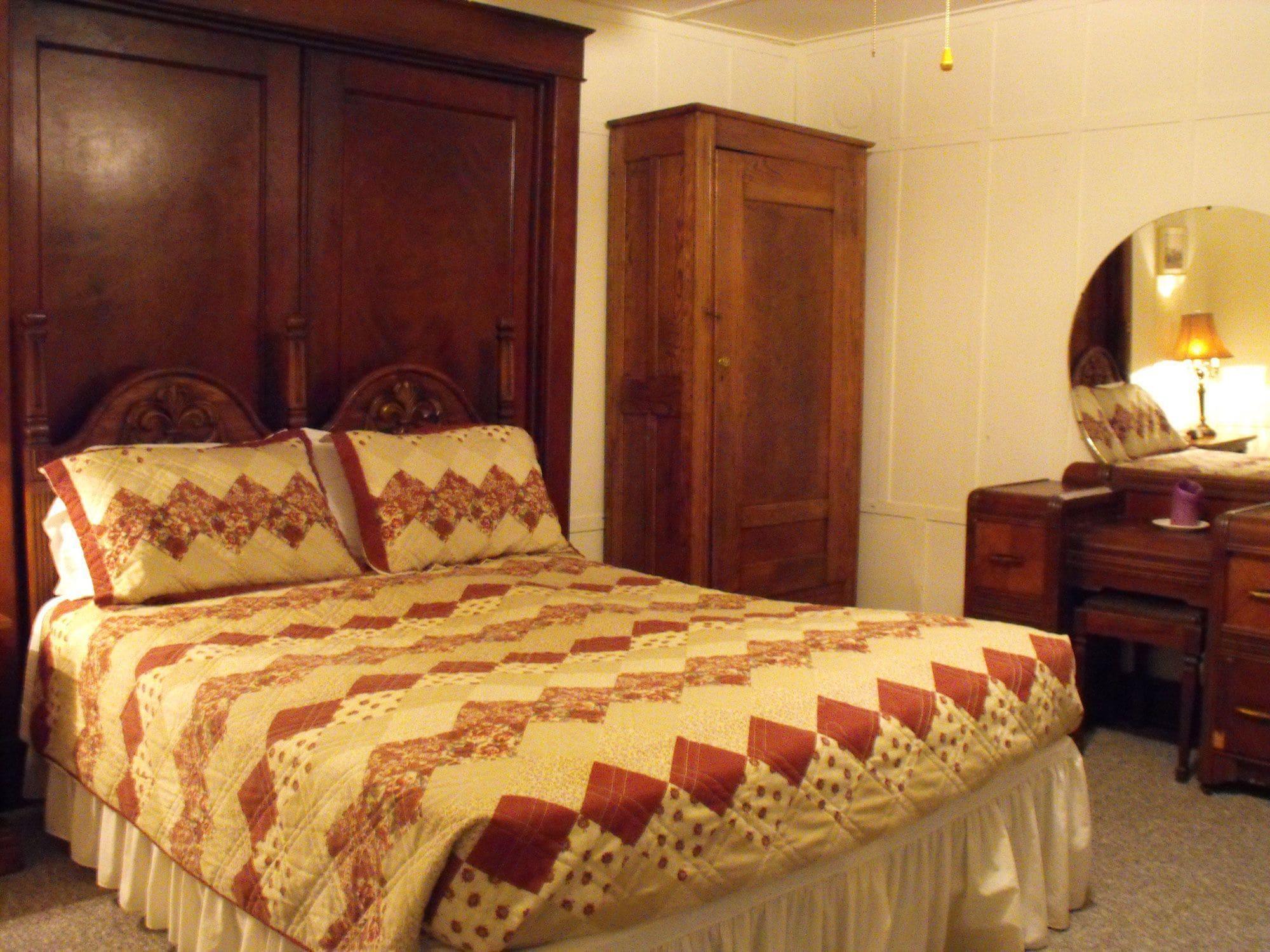 Empire House Hotel Rising Sun Екстер'єр фото